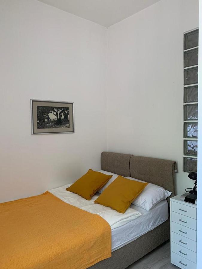 Apartment Centre
